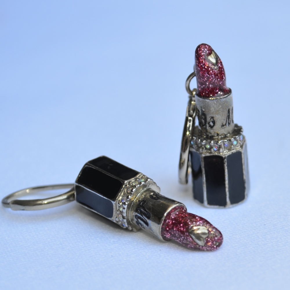SOLD Betsey Johnson Film Noir Lipstick Red Heart Glitter Dangle Earrings.